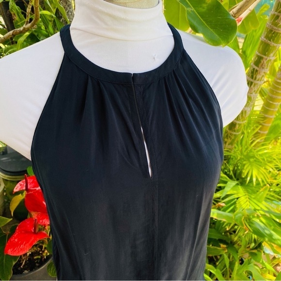 Banana Republic racer halter top in blk.EUC - Picture 10 of 10